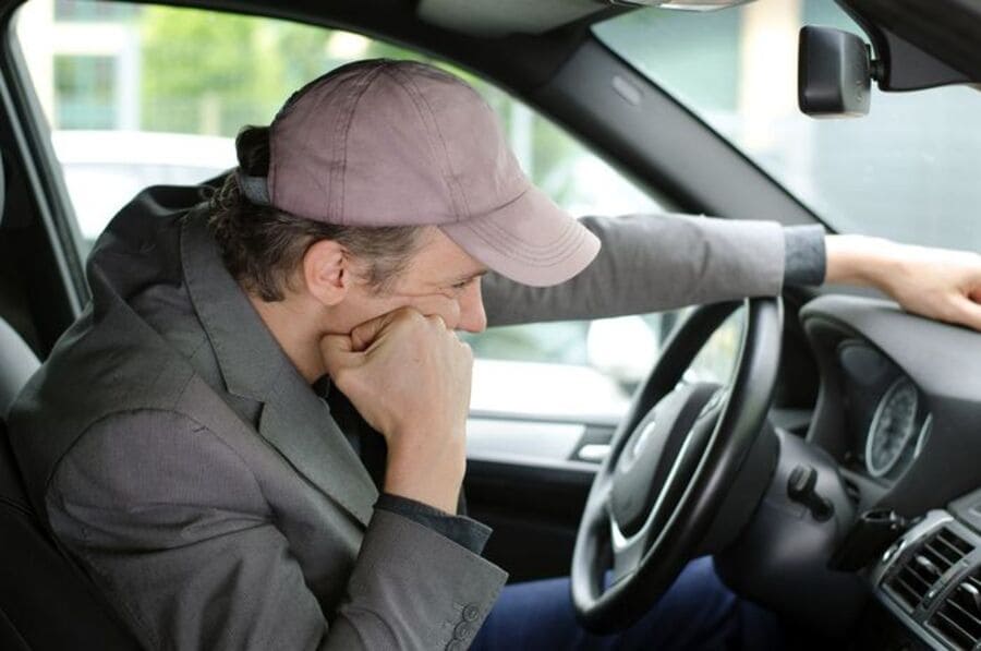 Почему запах перегретой резины появляется даже без пробуксовки